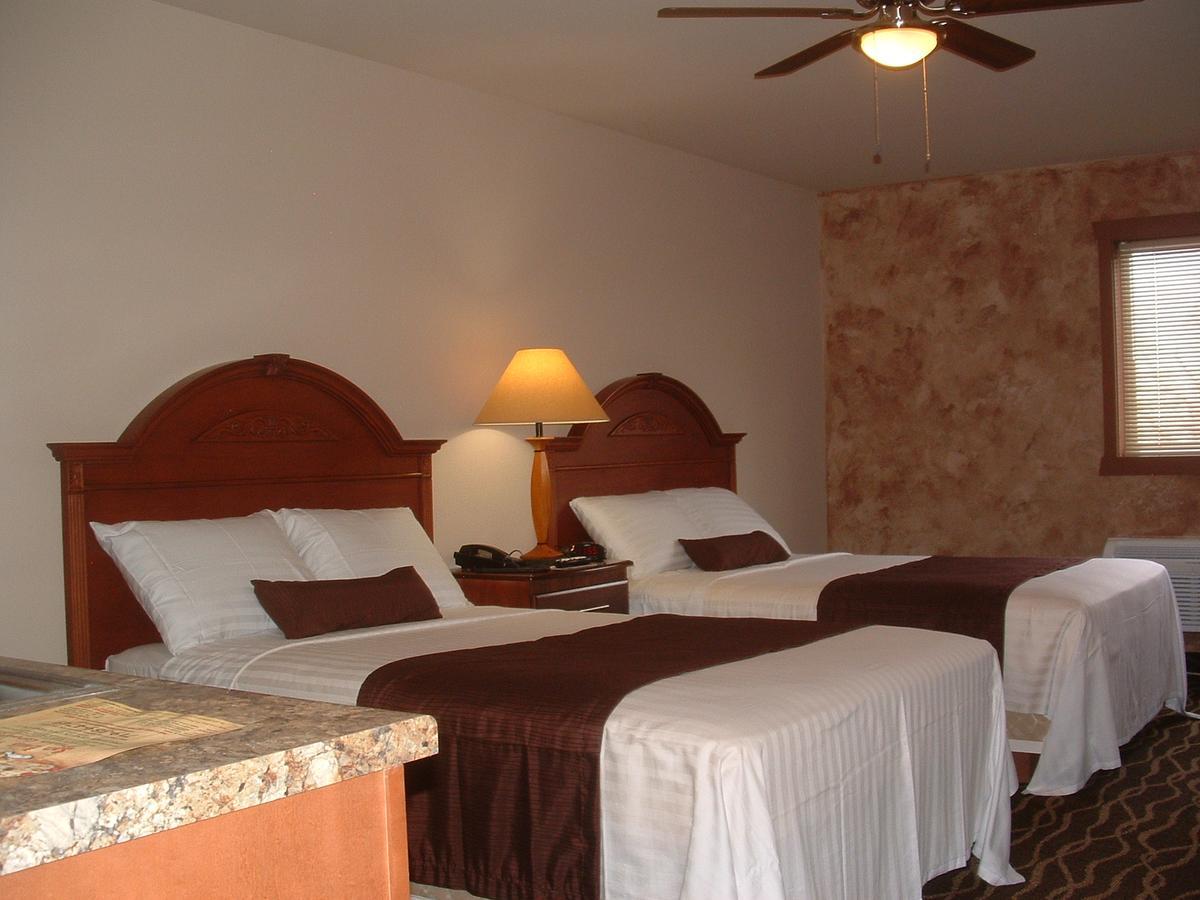 The Sunset Inn Аламоса Екстер'єр фото