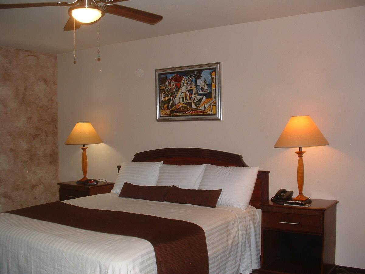 The Sunset Inn Аламоса Екстер'єр фото